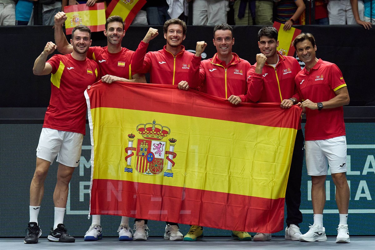 Spain wrap up in Valencia with battling win over Australia