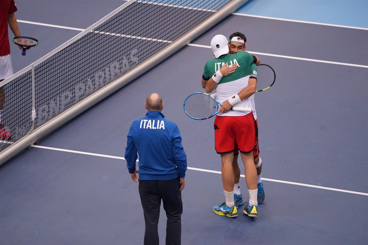 Italia adelanta a Japón después del dobles
