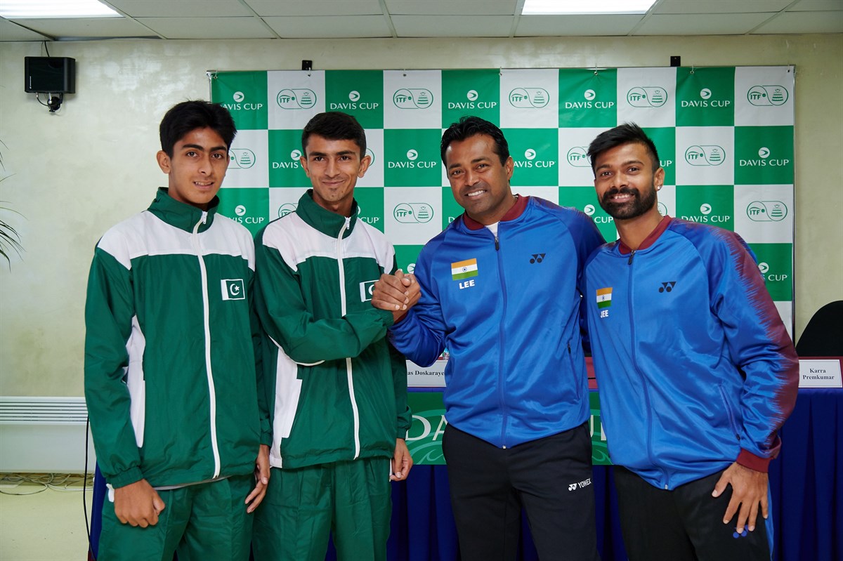 Shoaib and Rehman set for Pakistan debuts