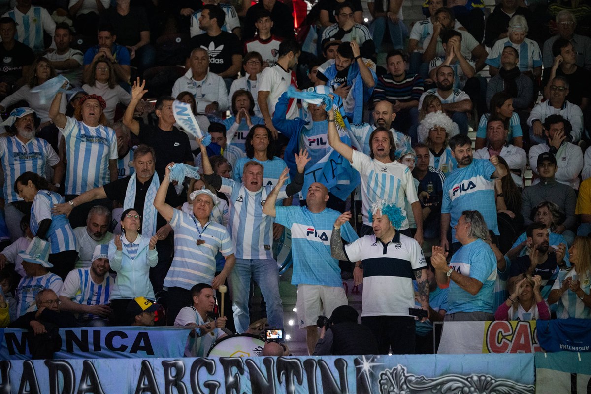 La hinchada argentina vuelve a la carga
