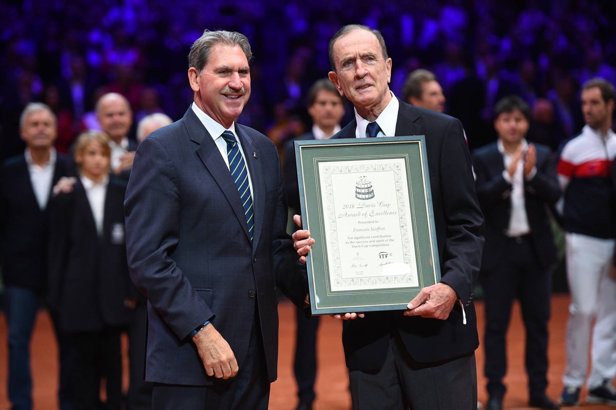 Jauffret honoured with Award of Excellence
