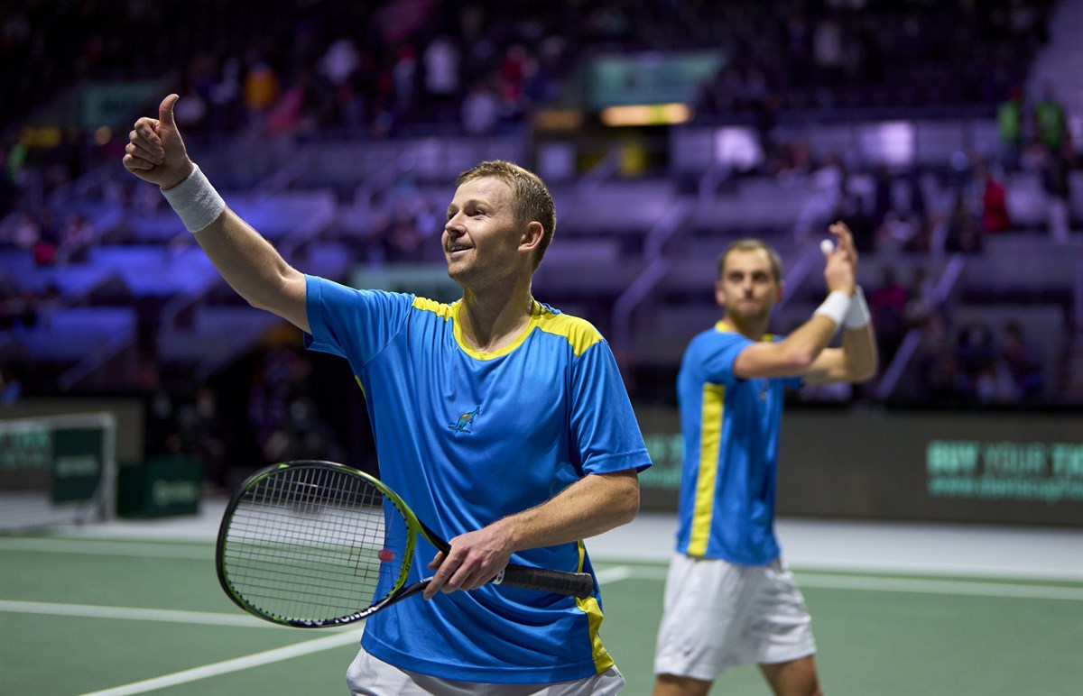 Kazakhstan fights back against Sweden to gain control of Group B