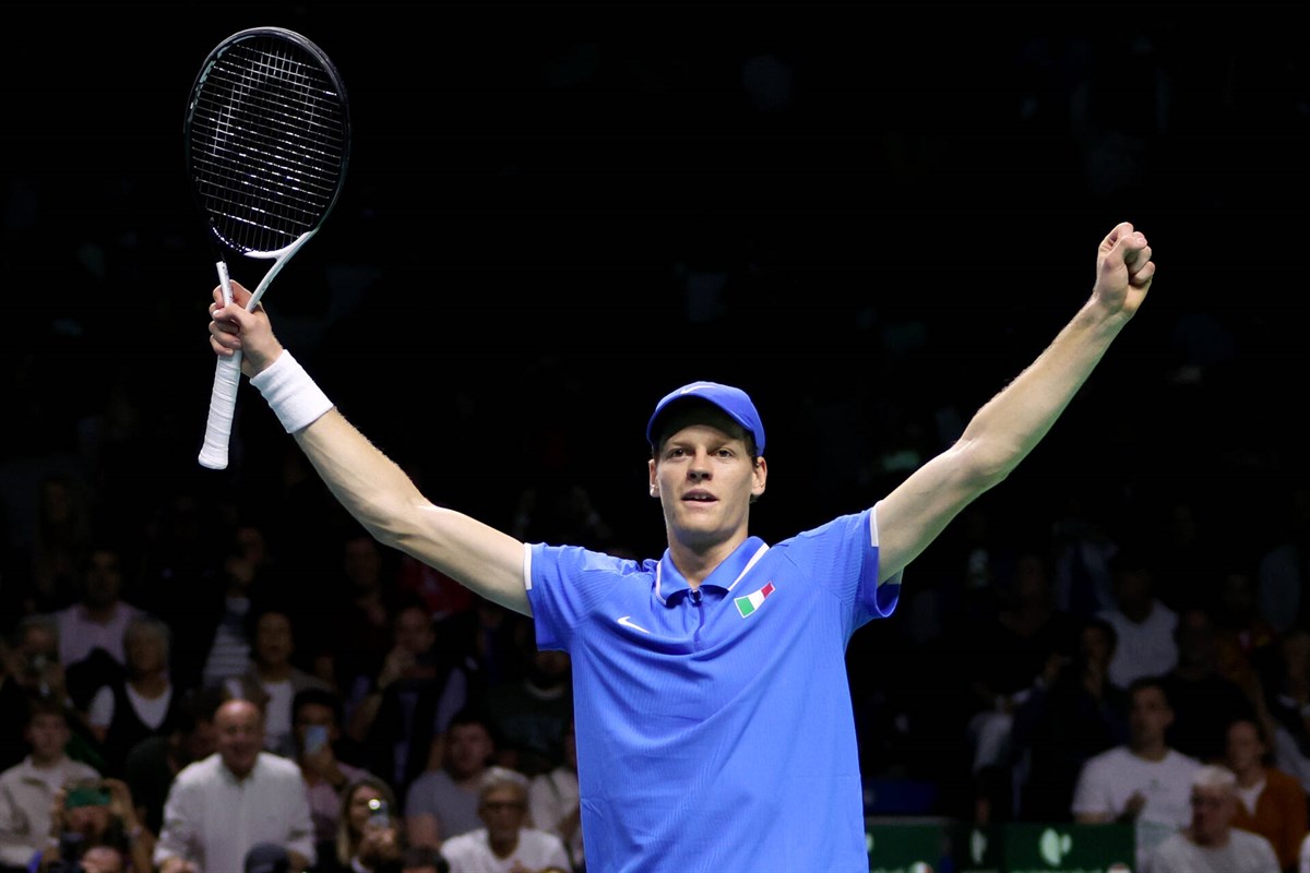 Italy extend lead at top of year-end rankings