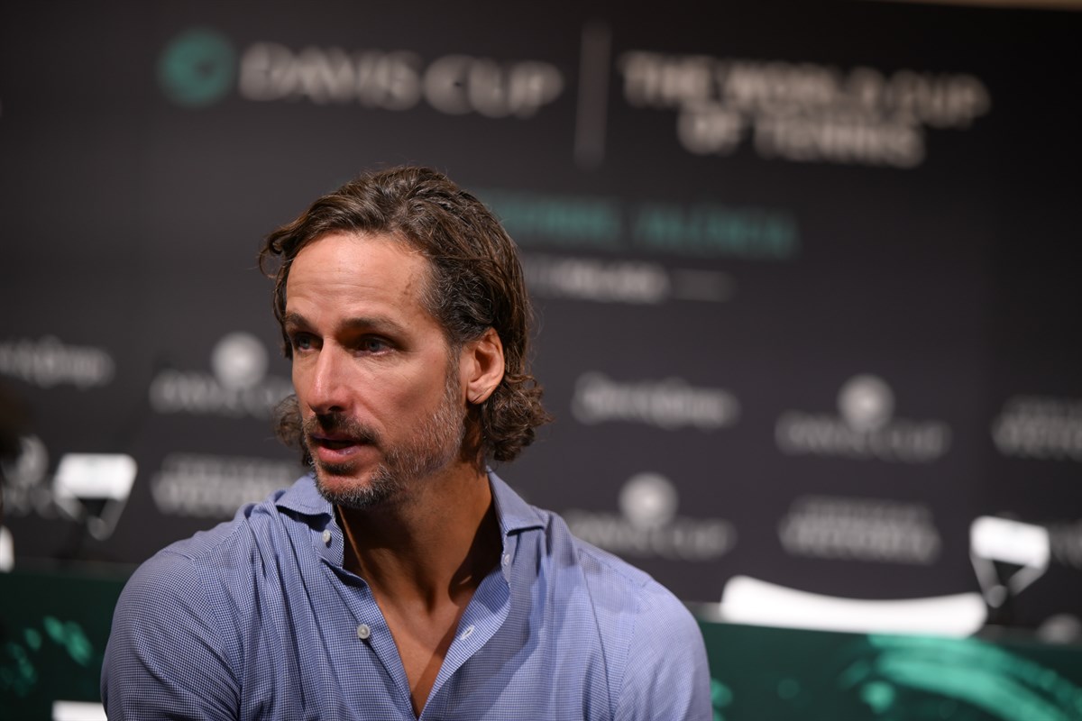López: "Hay que hacer entender a los jugadores jóvenes lo que significa la Copa Davis"