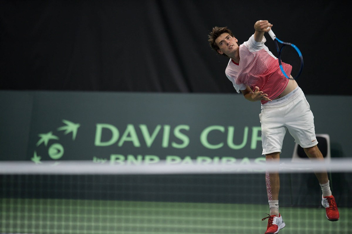 Huesler to lead Swiss into battle against Sweden