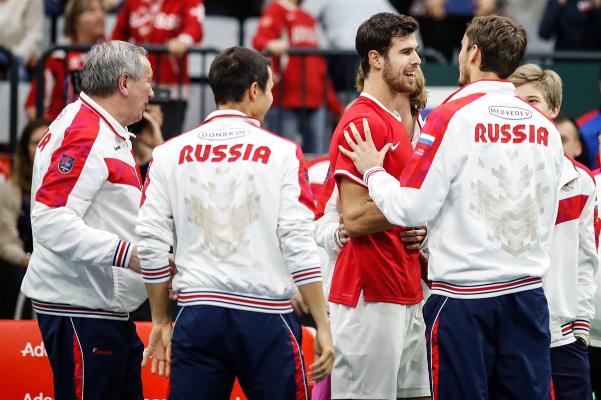 Khachanov clinches Finals spot with gutsy win