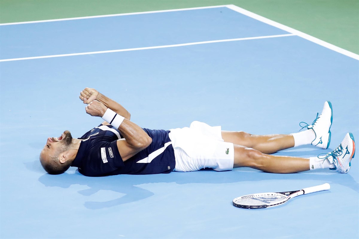 Copil stuns Sousa to seal victory for Romania