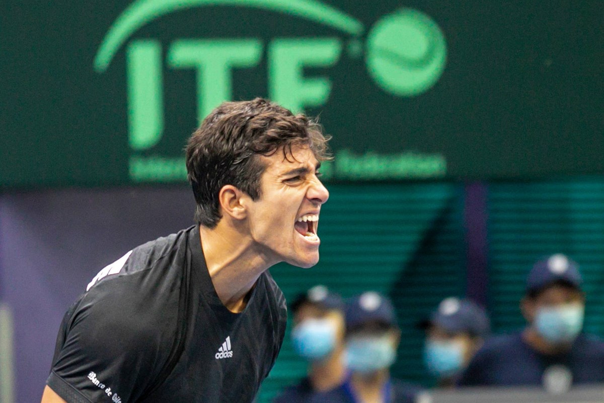 Garin puts Chile on top but Jarry goes down fighting