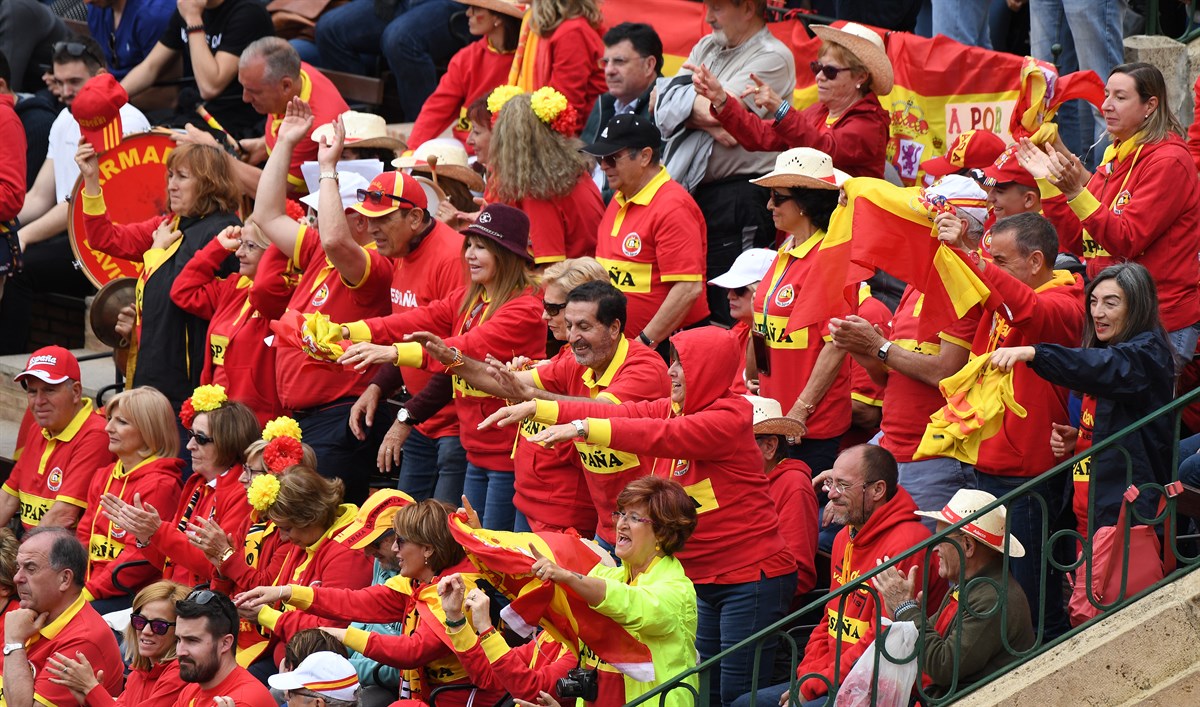 España entra en juego. Colombia se despide.