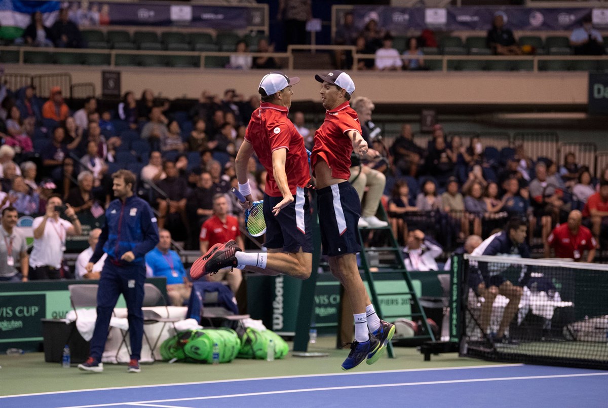 Bryans win last Davis Cup match, send USA to Finals