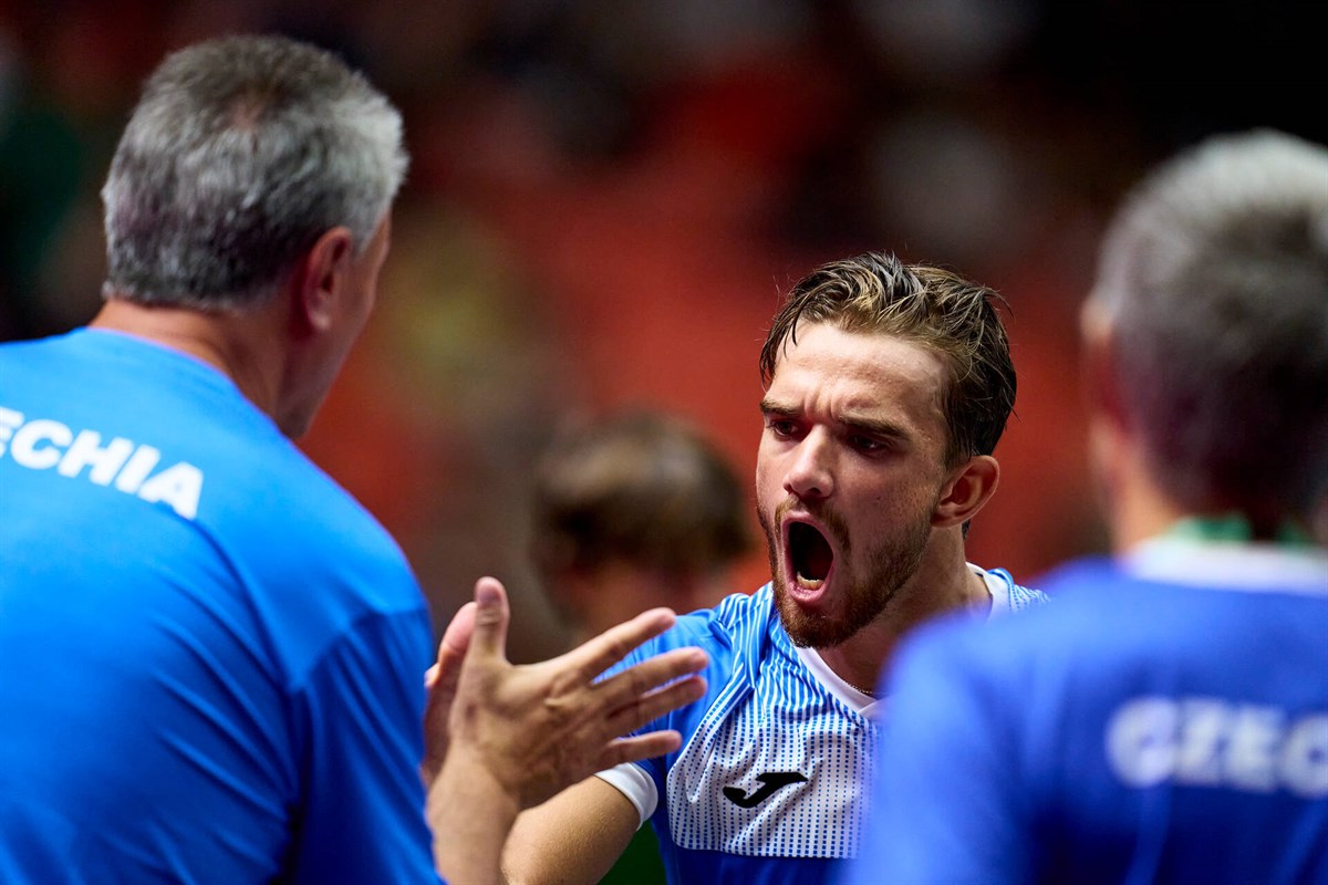 Czechia take commanding step towards Malaga