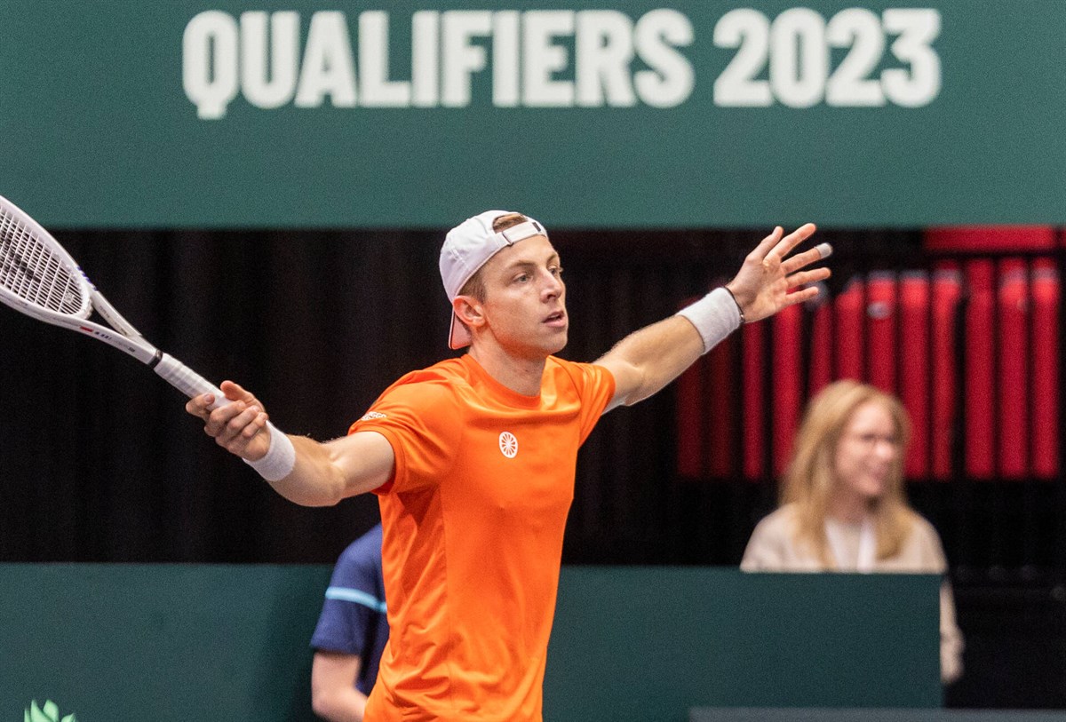 Holanda se escapa 2-0 de local ante Eslovaquia