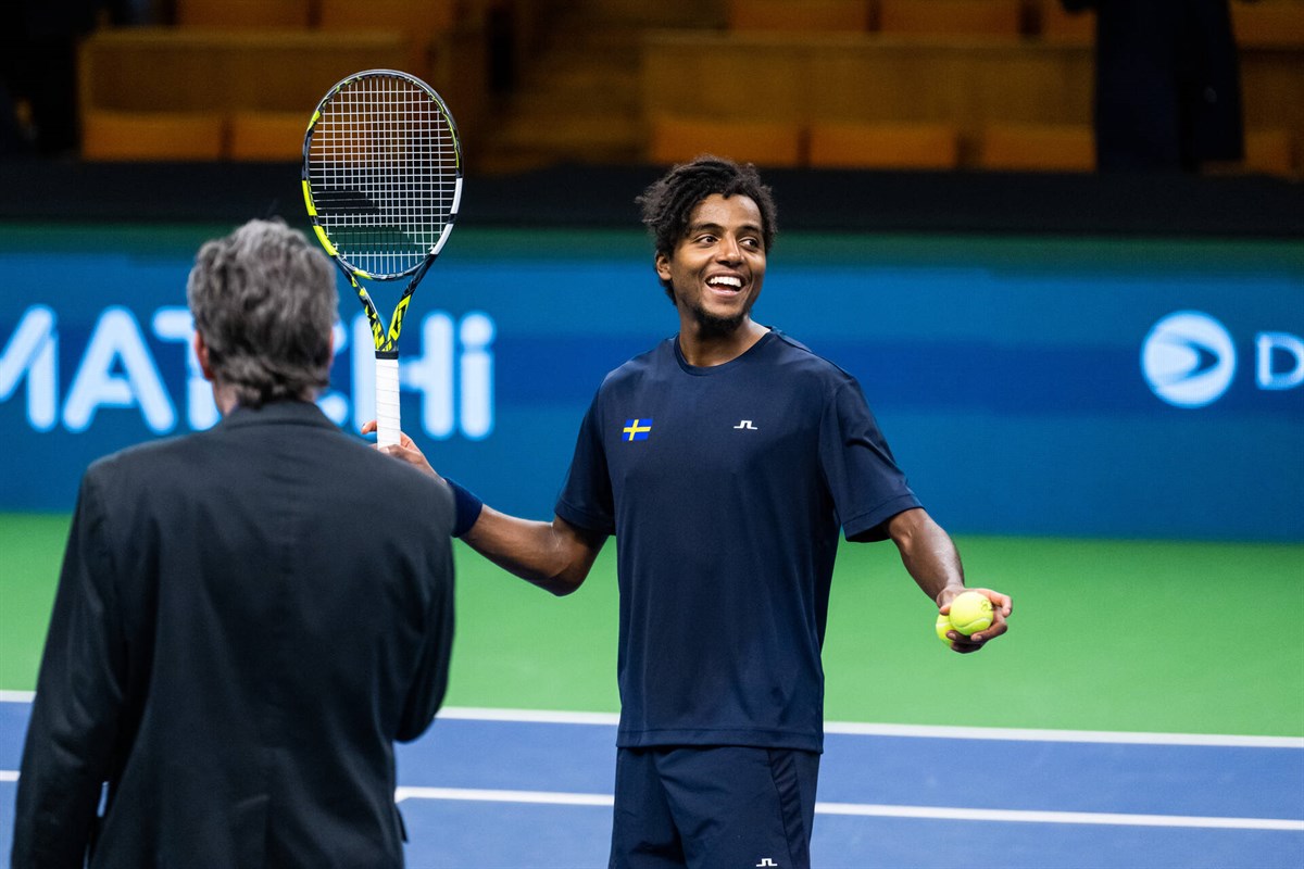 Inspired Ymer brothers give Sweden perfect start