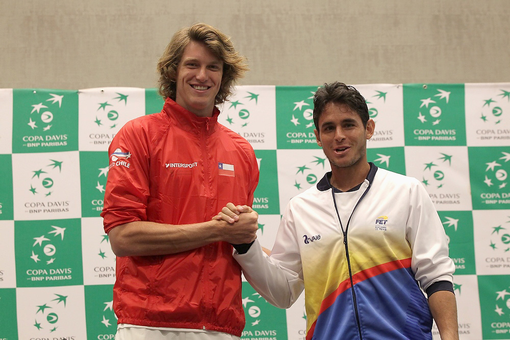 Jarry y Endara chocan en inicio del sueño americano en Santiago
