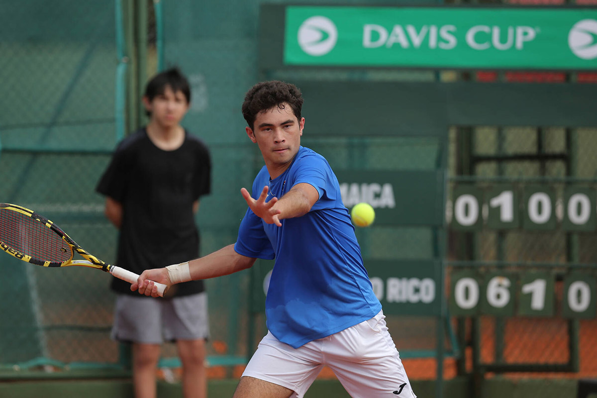 Jake Fellows hits a forehand