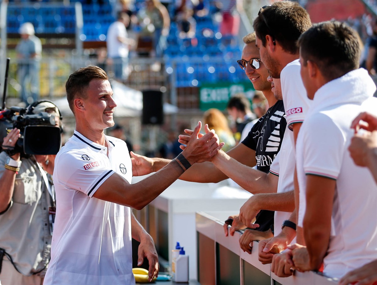 Honours even after wins for Fucsovics and Stakhovsky