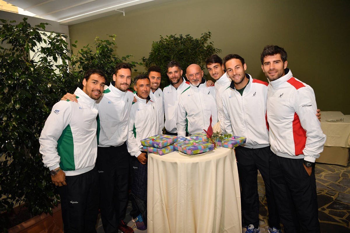 Italy seek to bounce back in Korea clash