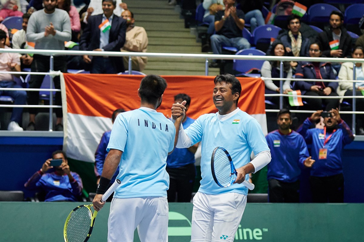 India seal Qualifiers spot with victory over Pakistan