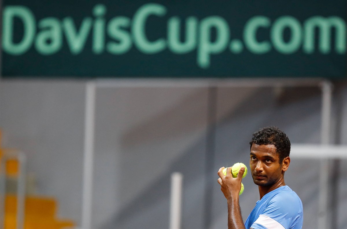 India arranca con buen pie contra Paquistán