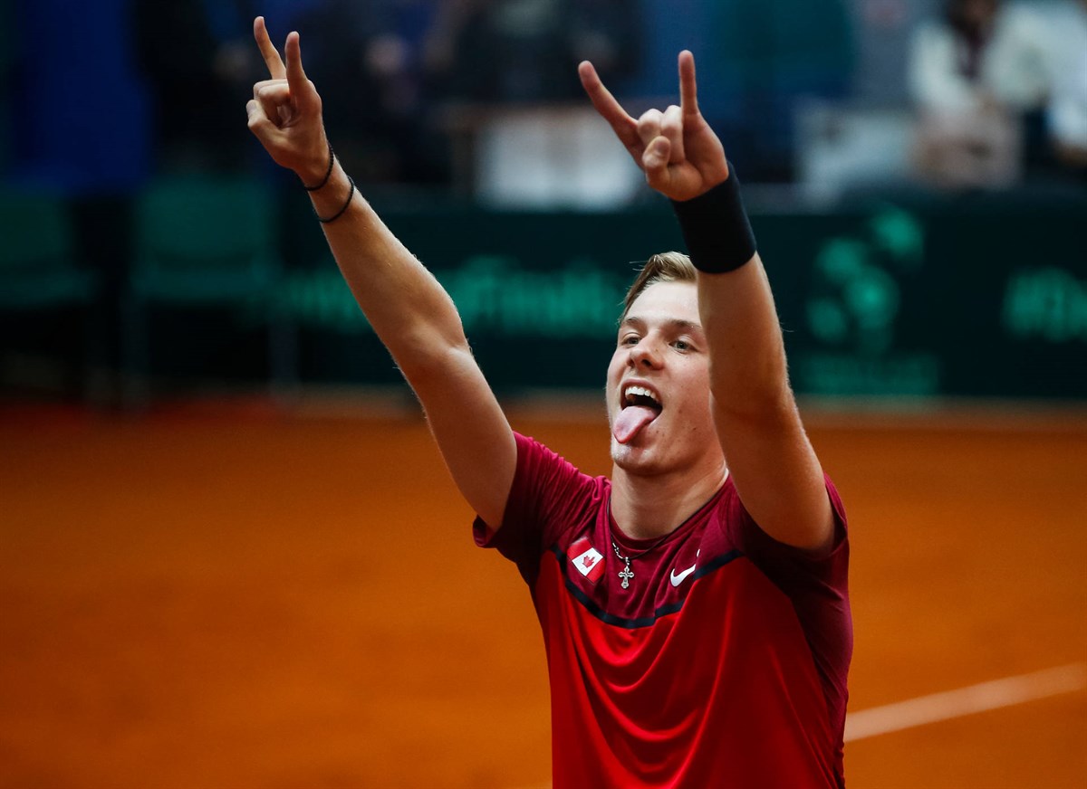All square in Bratislava after wins for Shapovalov, Klizan