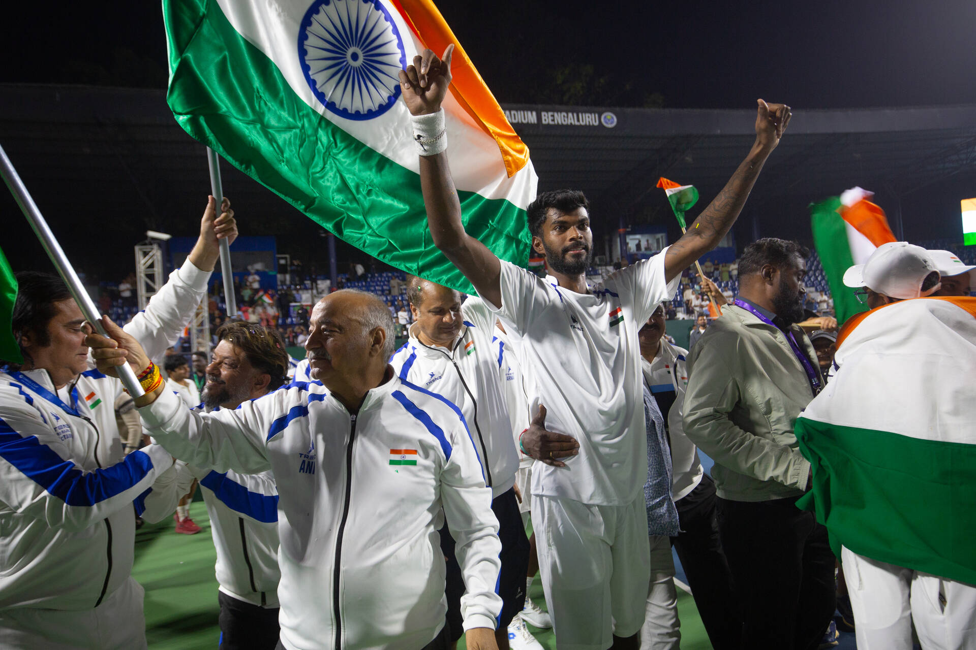 IND-NED: Suresh celebration