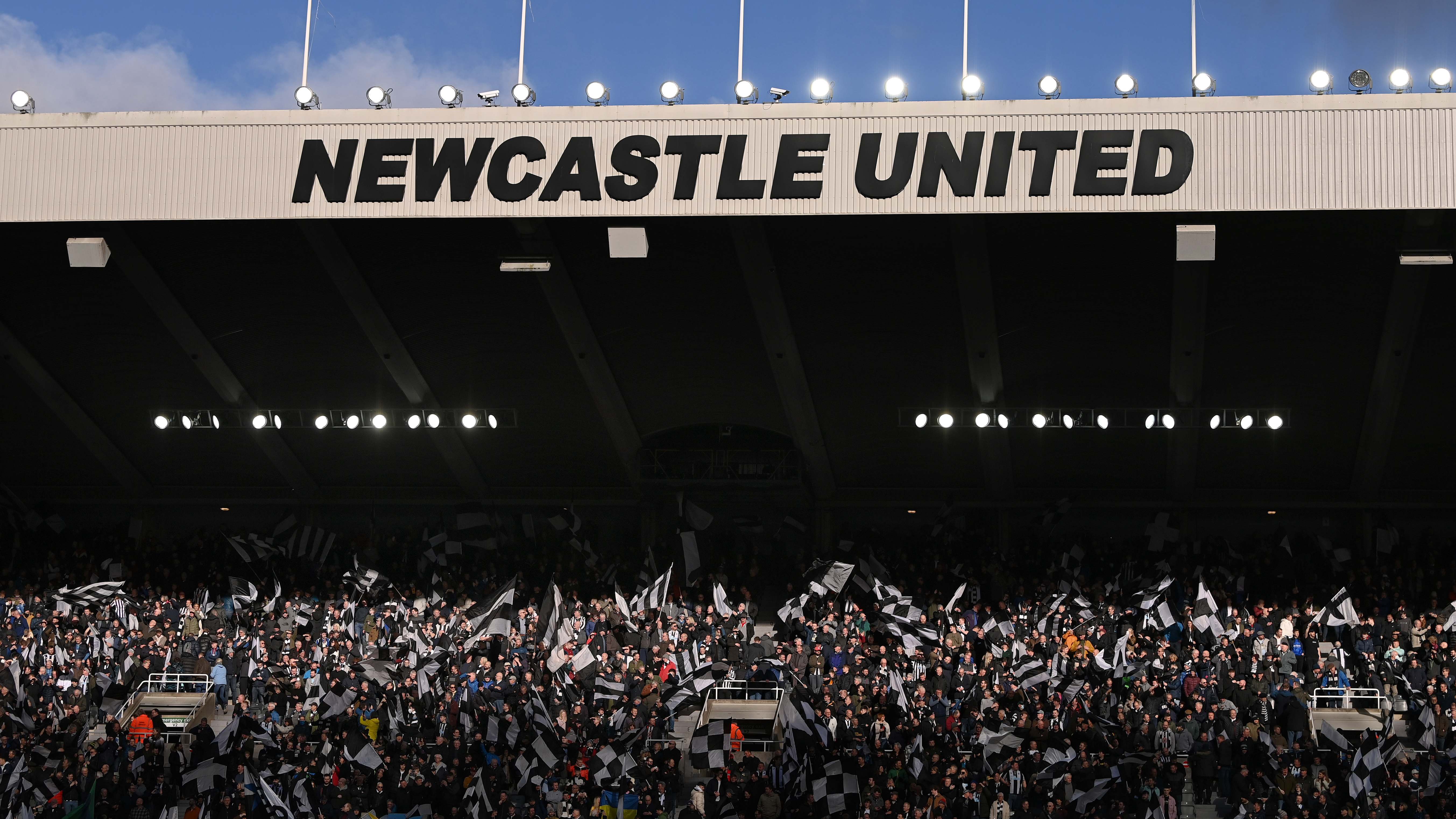 fans-full-stadium-brighton