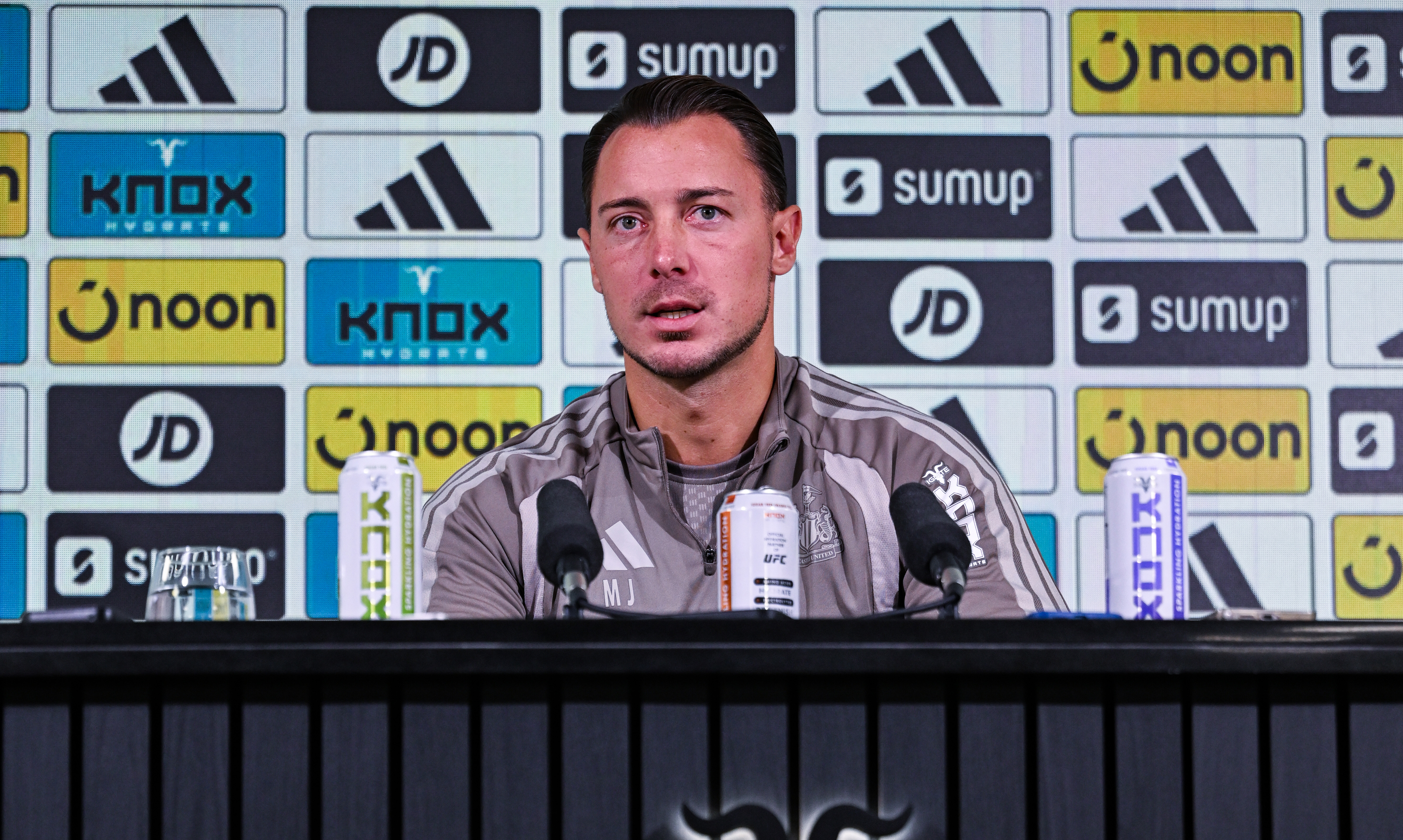 MJ presser web new