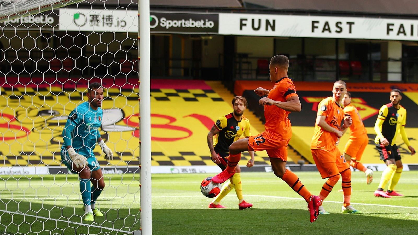 dwight-gayle-watford-goal
