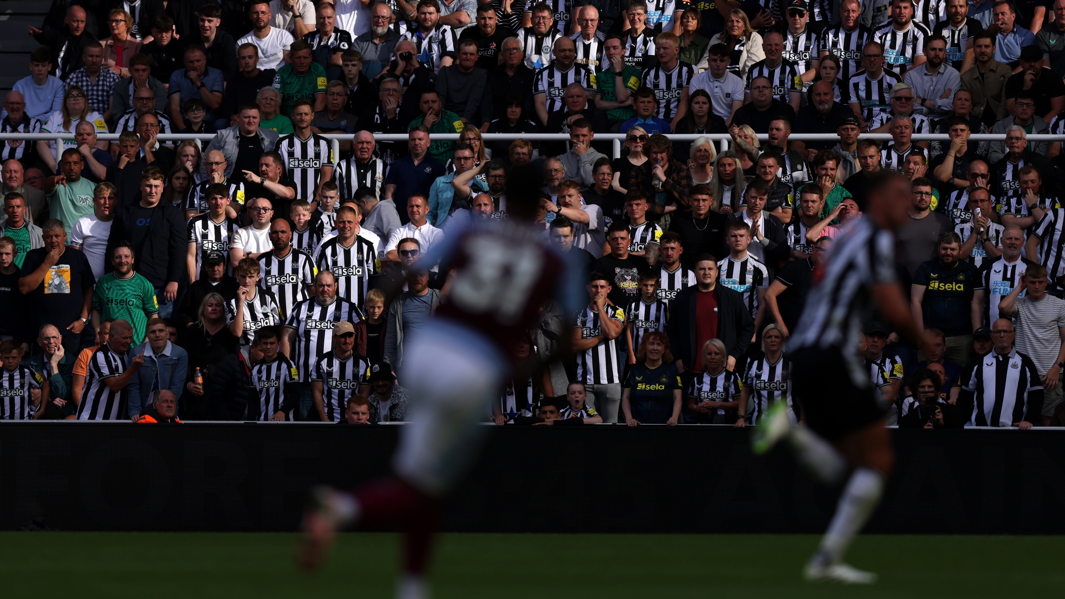 20240226-fans-at-st-james-park