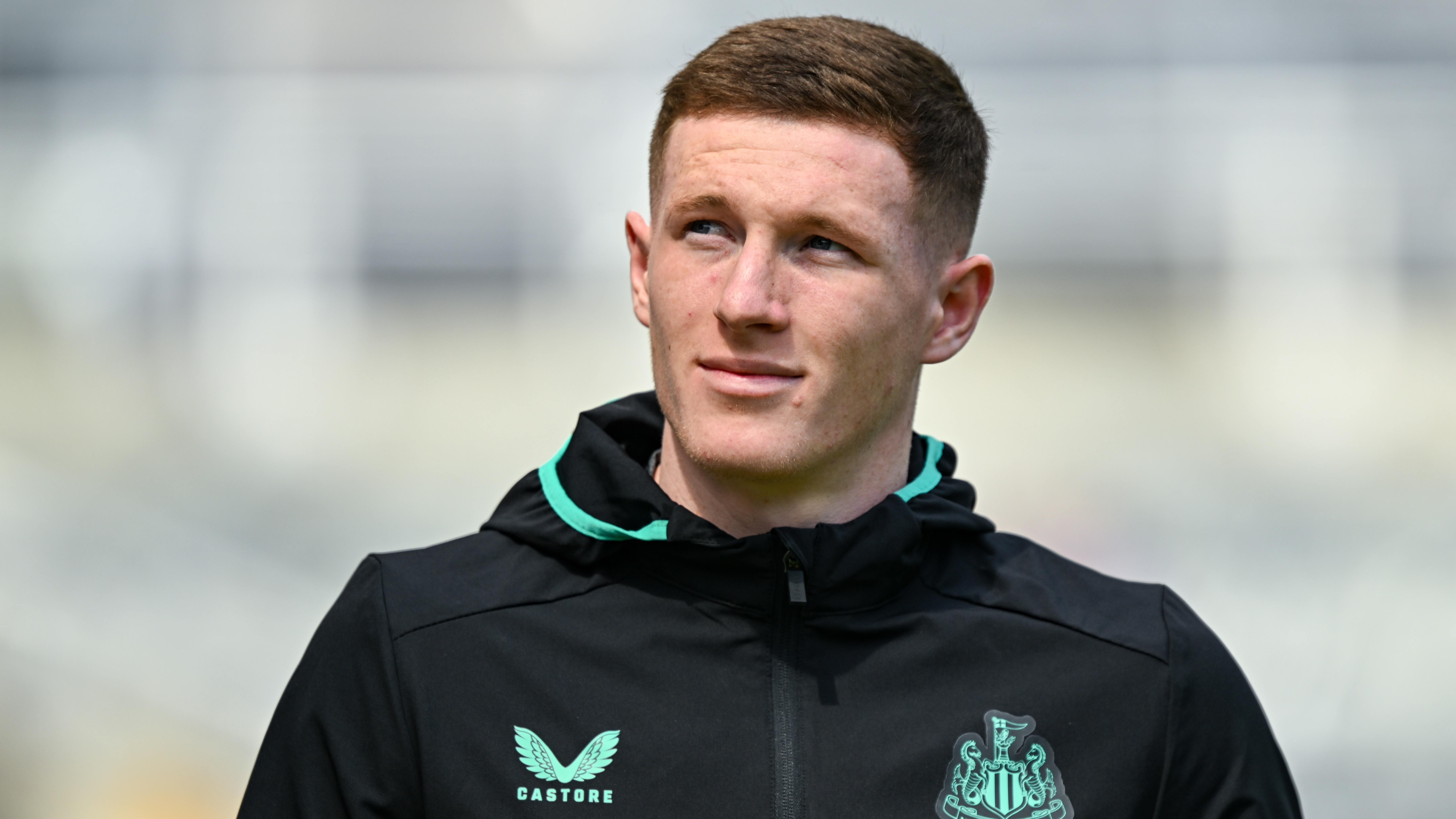 elliot-anderson-arrives