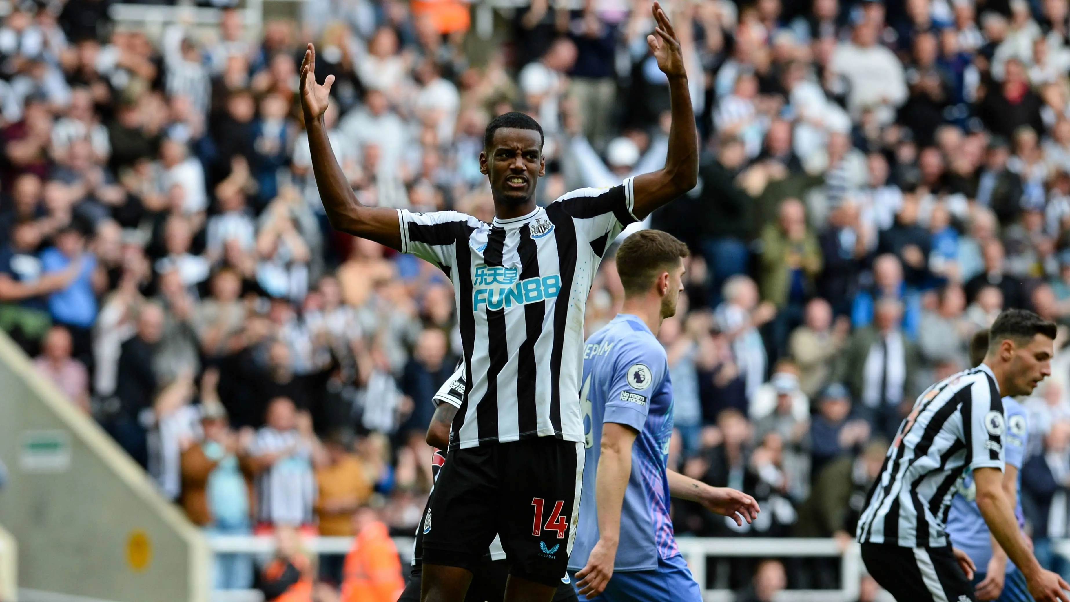 alexander-isak-rally-bournemouth