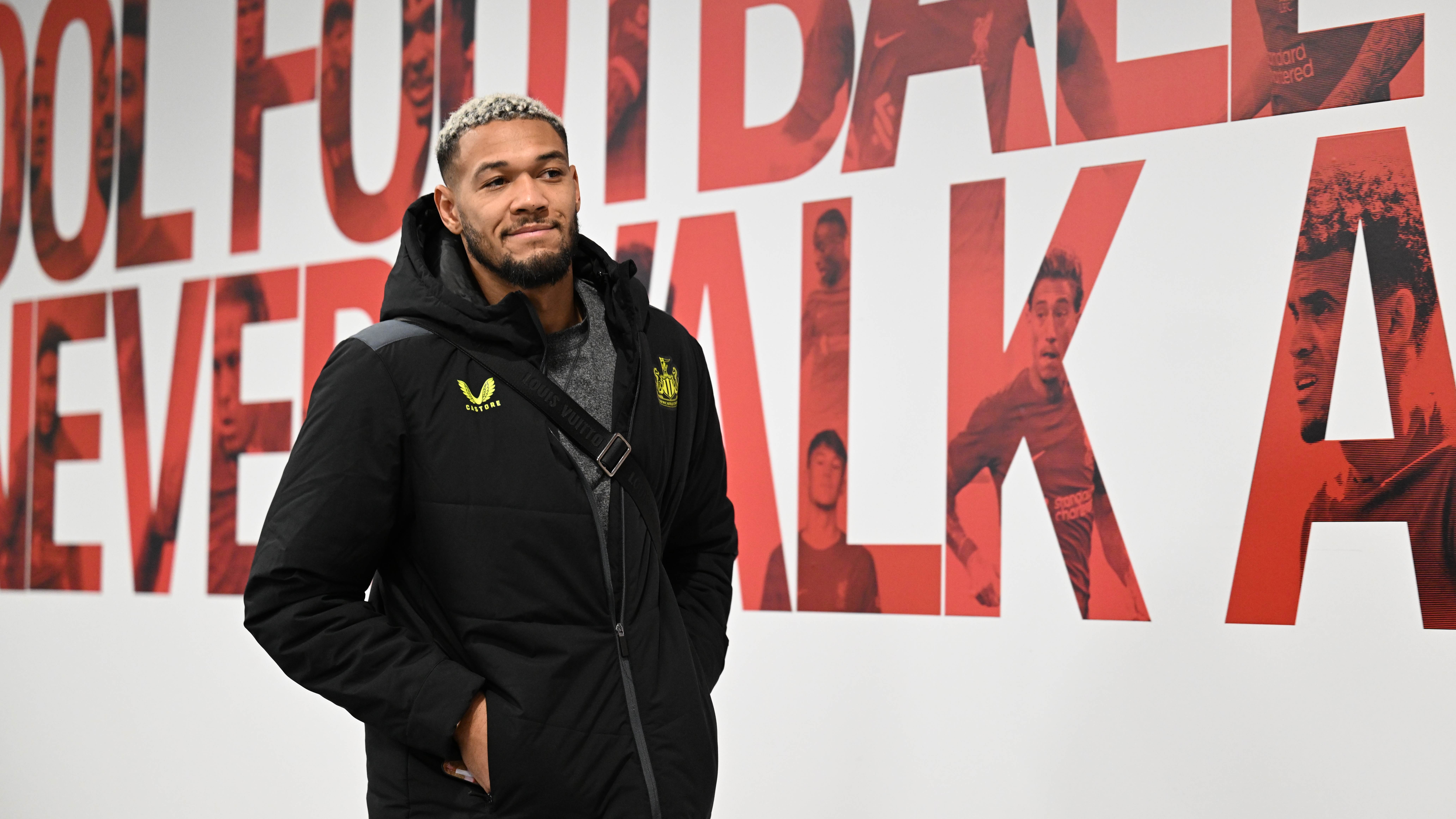 joelinton-arrives-liverpool