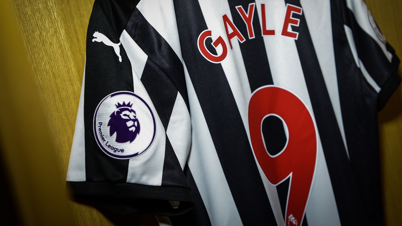 20170811-dwight-gayle-shirt