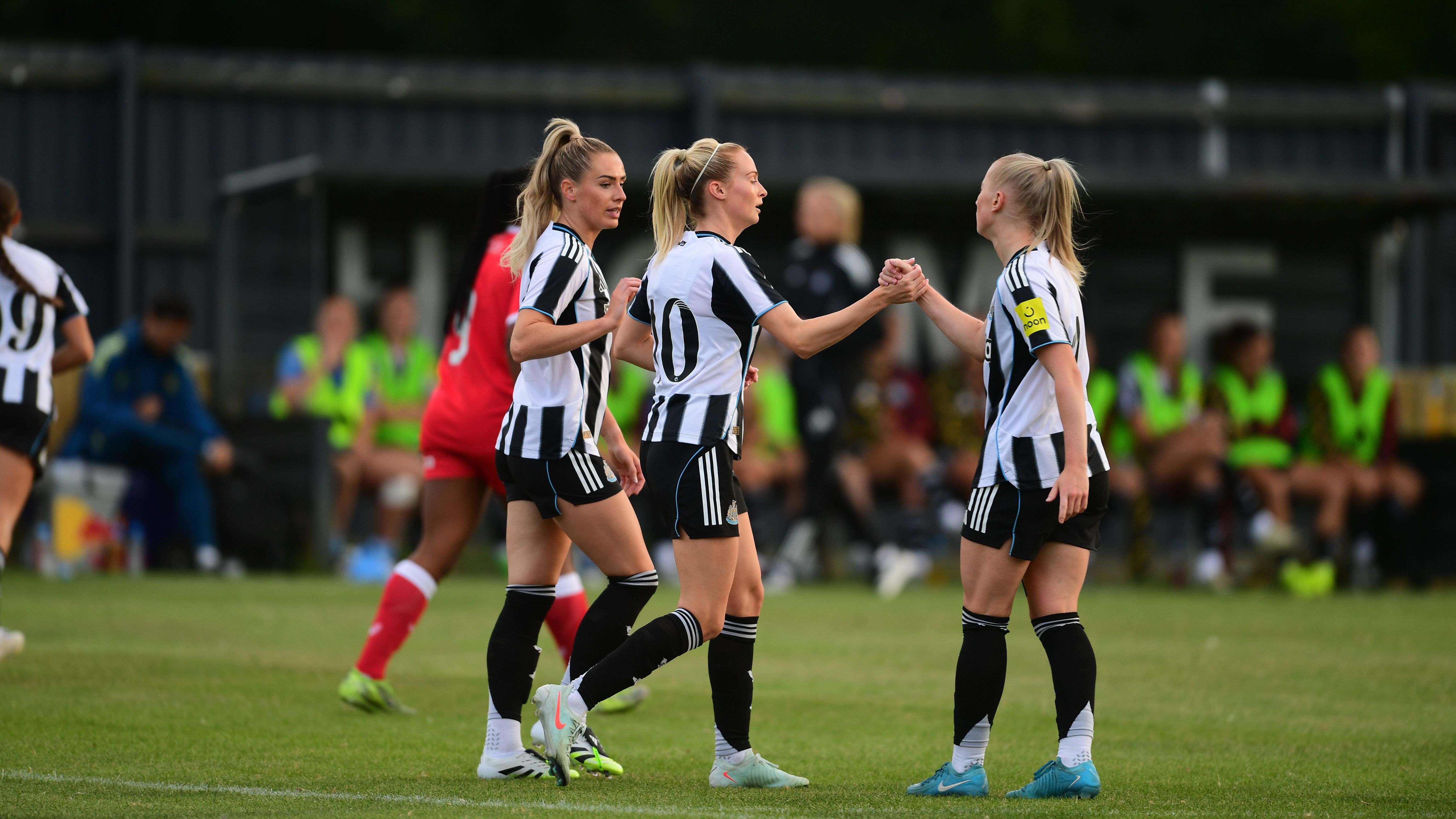 Molly Pike celebrates Middlesbrough Women