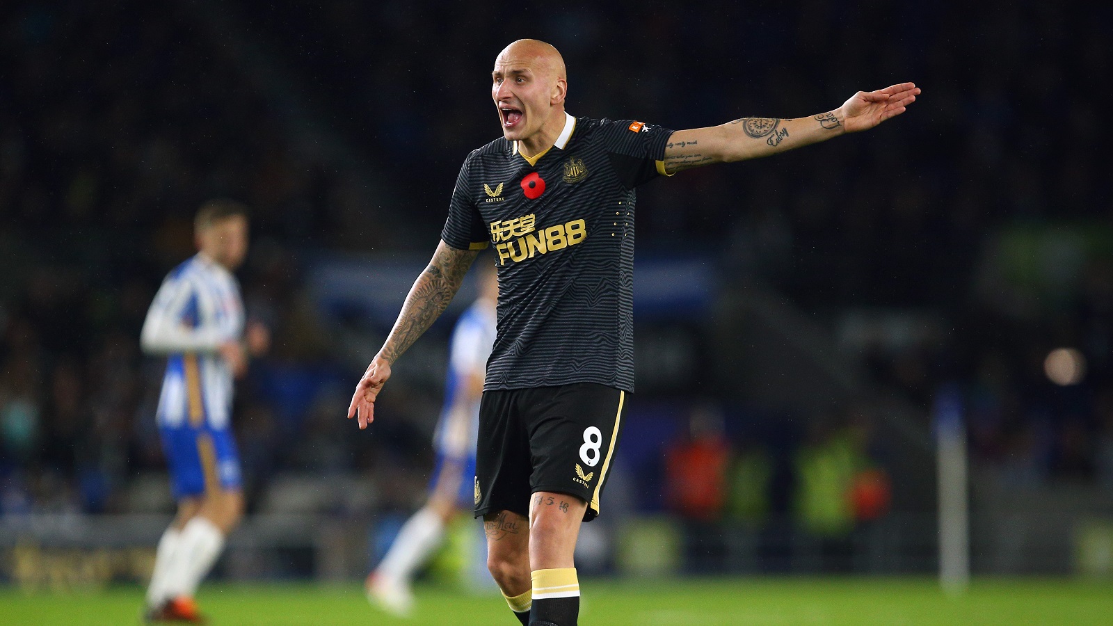 20211106-jonjo-shelvey-action