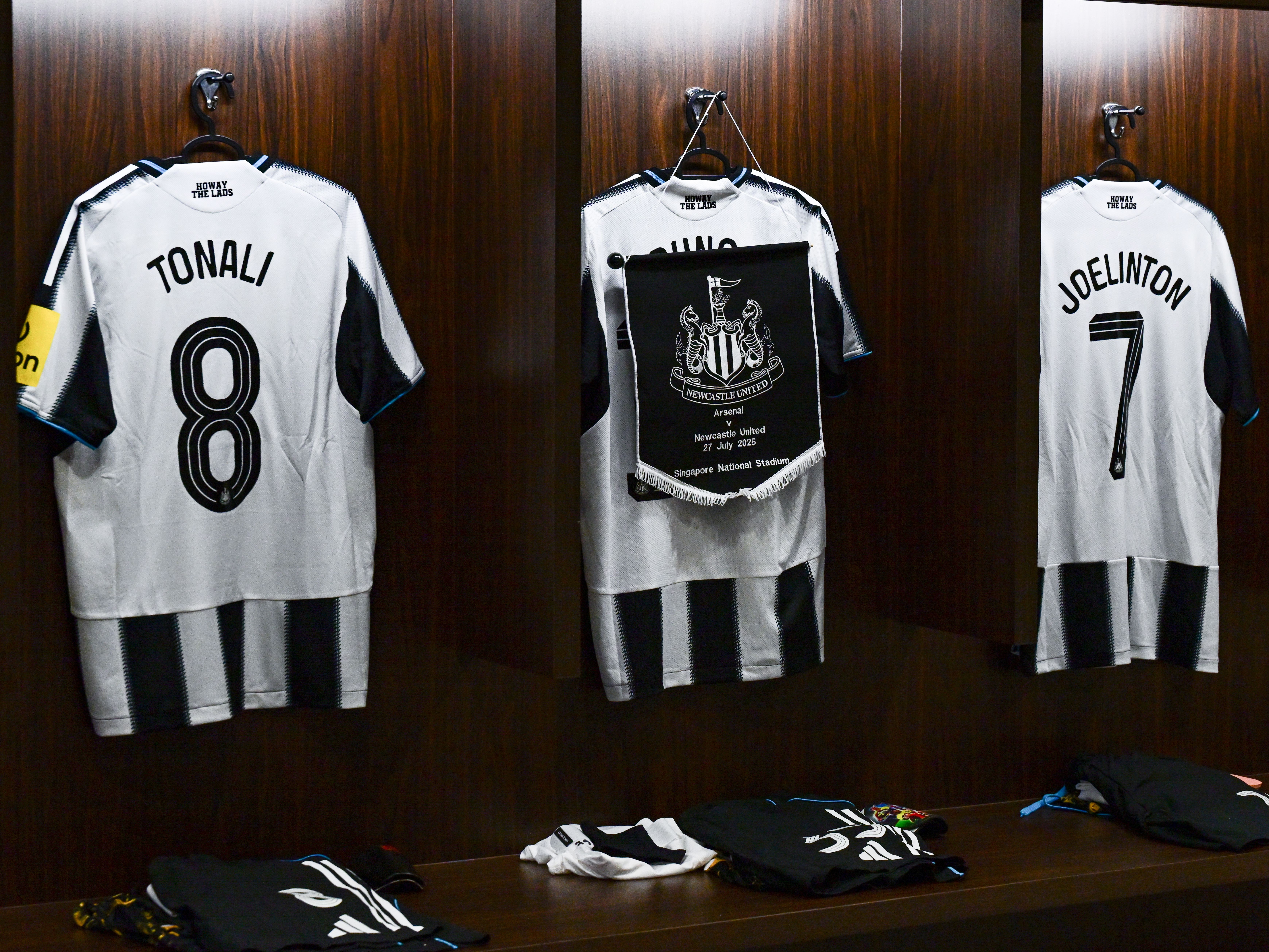 Dressing room Arsenal Singapore image