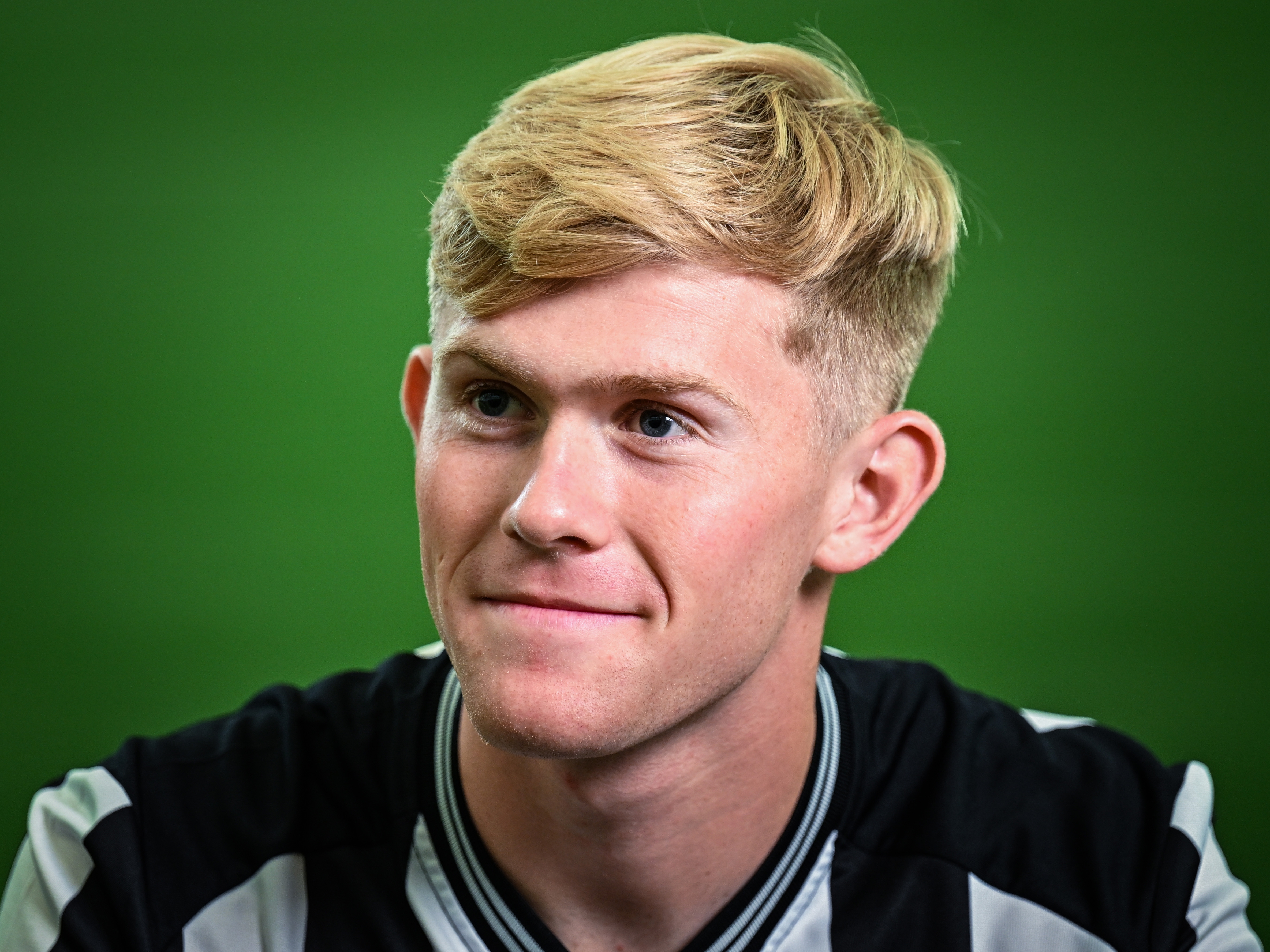 Lewis Hall signing image 