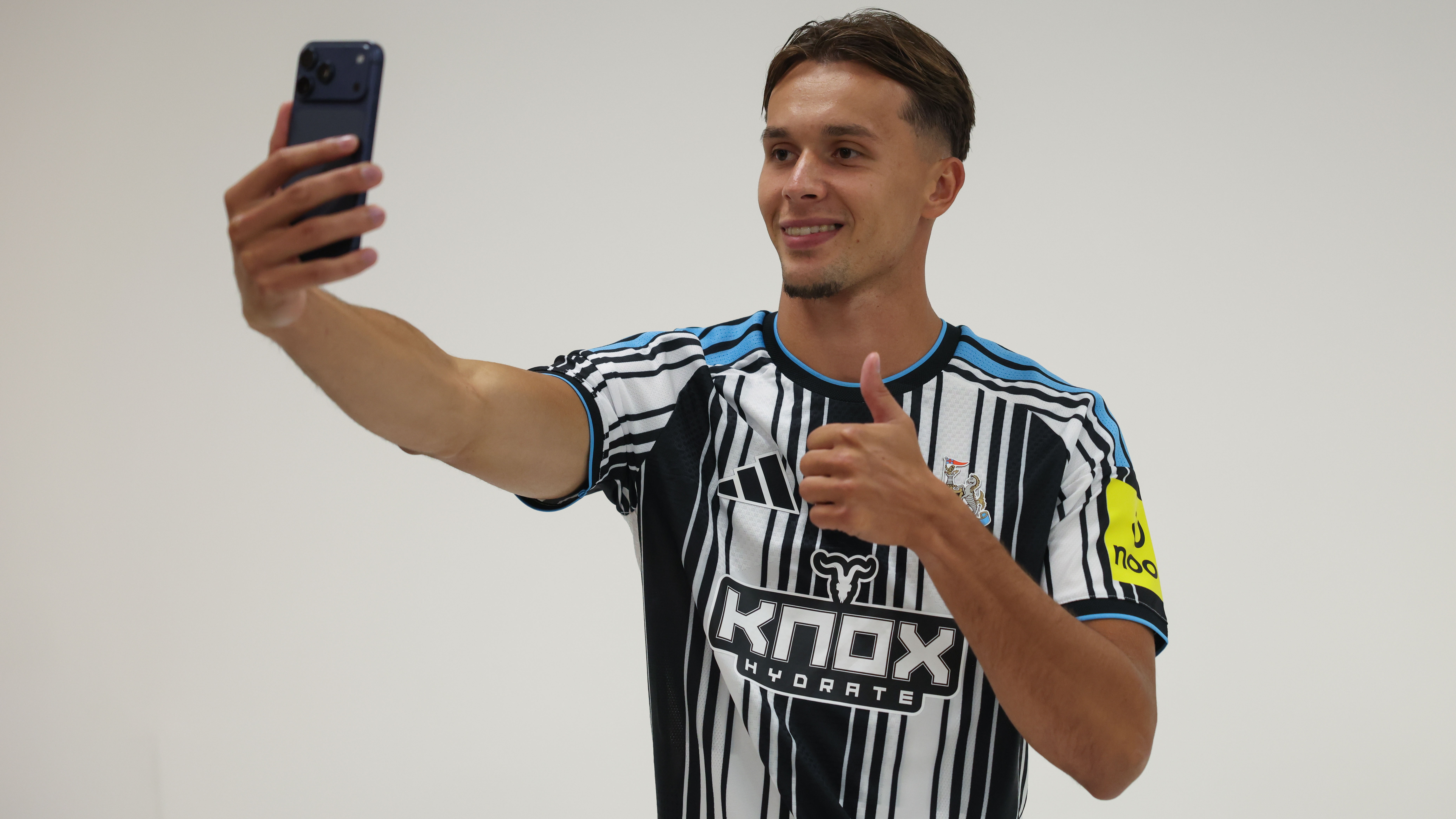 Dedic Win Signed Shirt Image