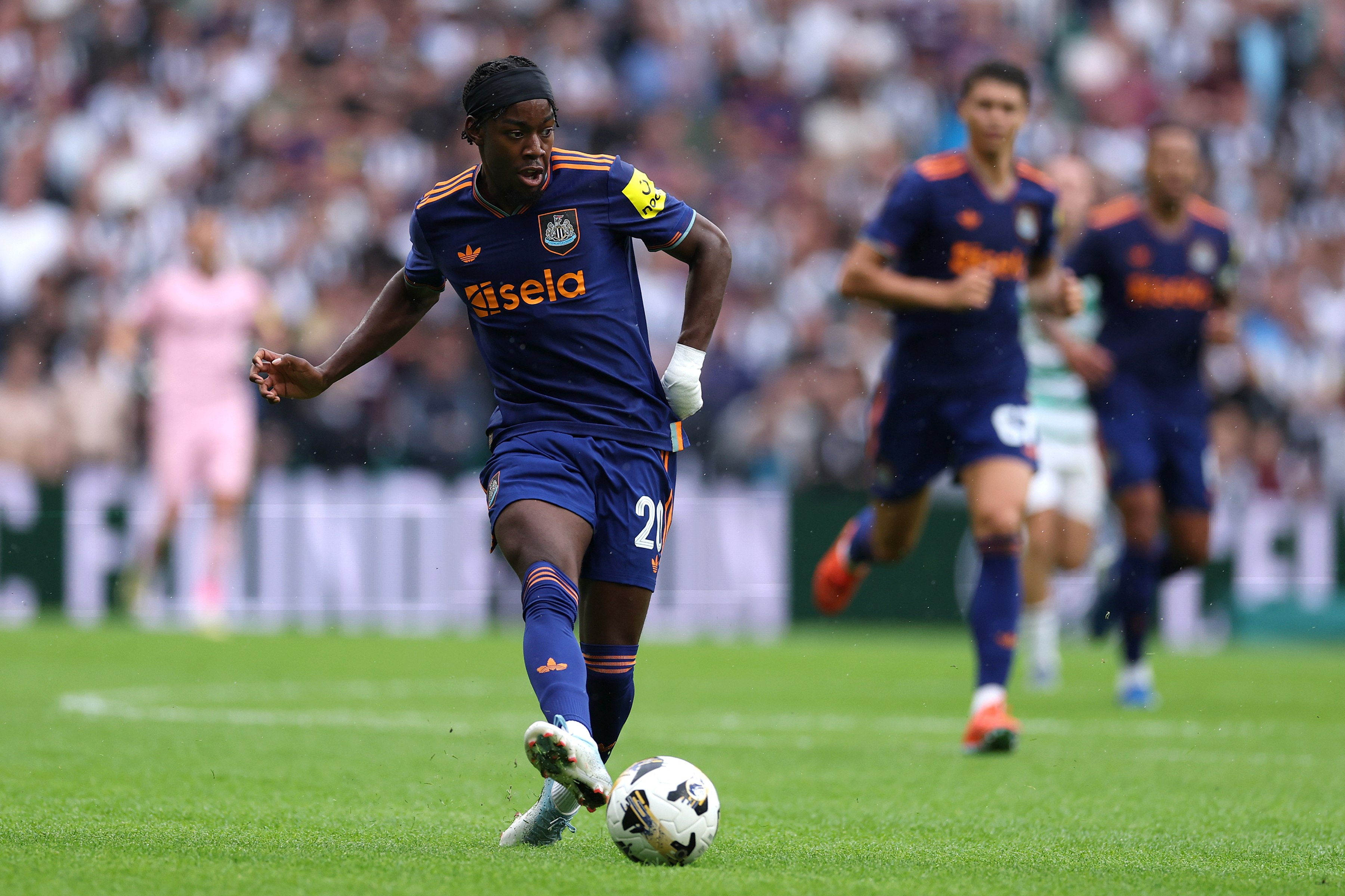 How can I watch Newcastle United v Arsenal?