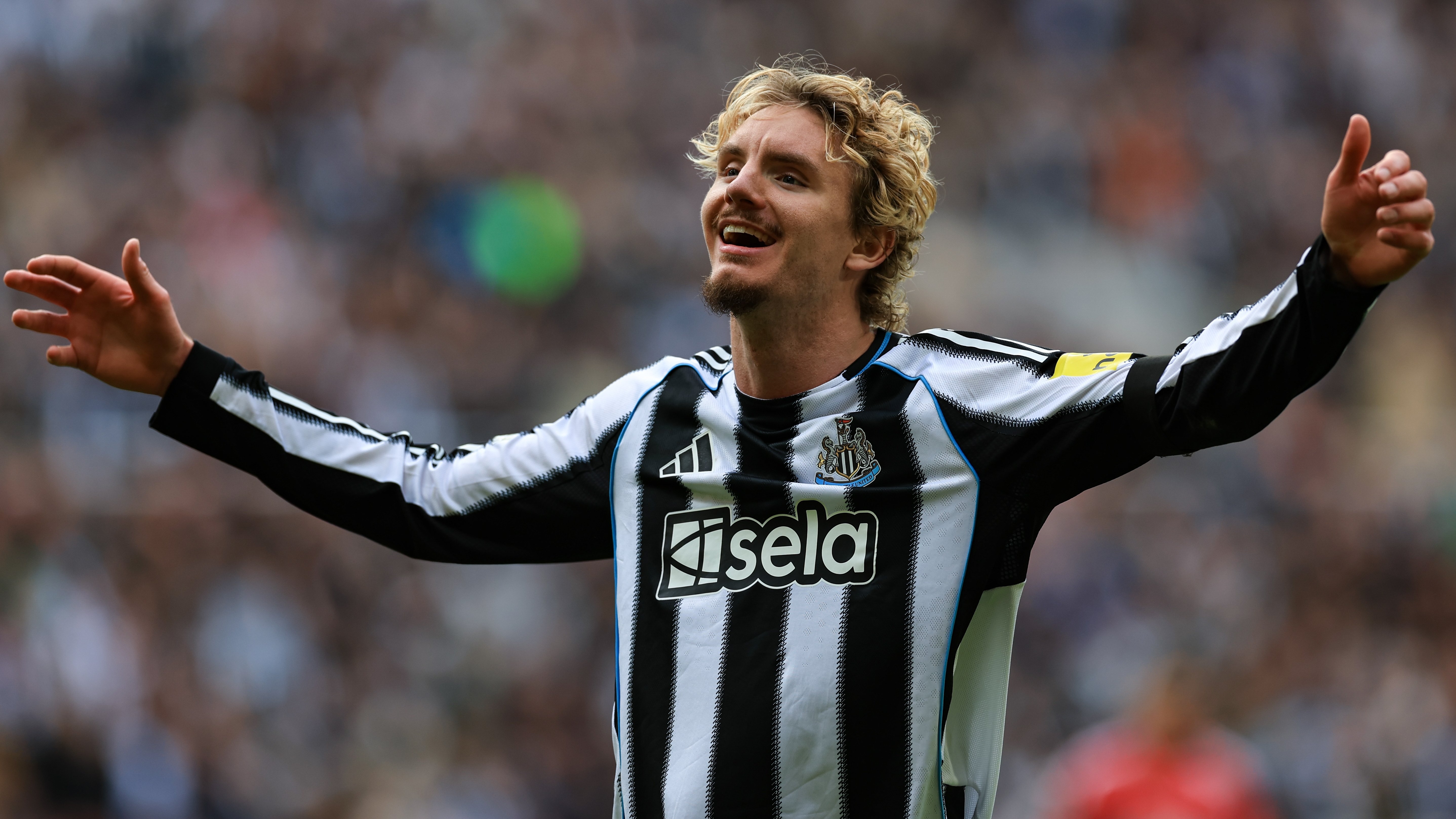 Nick Woltemade header