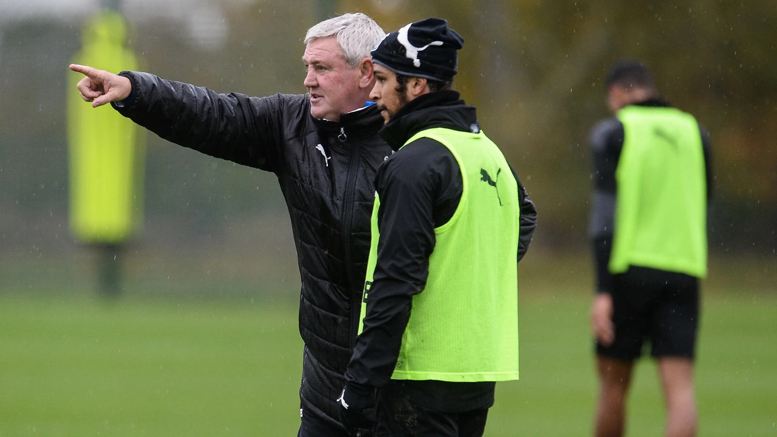 steve-bruce-deandre-yedlin