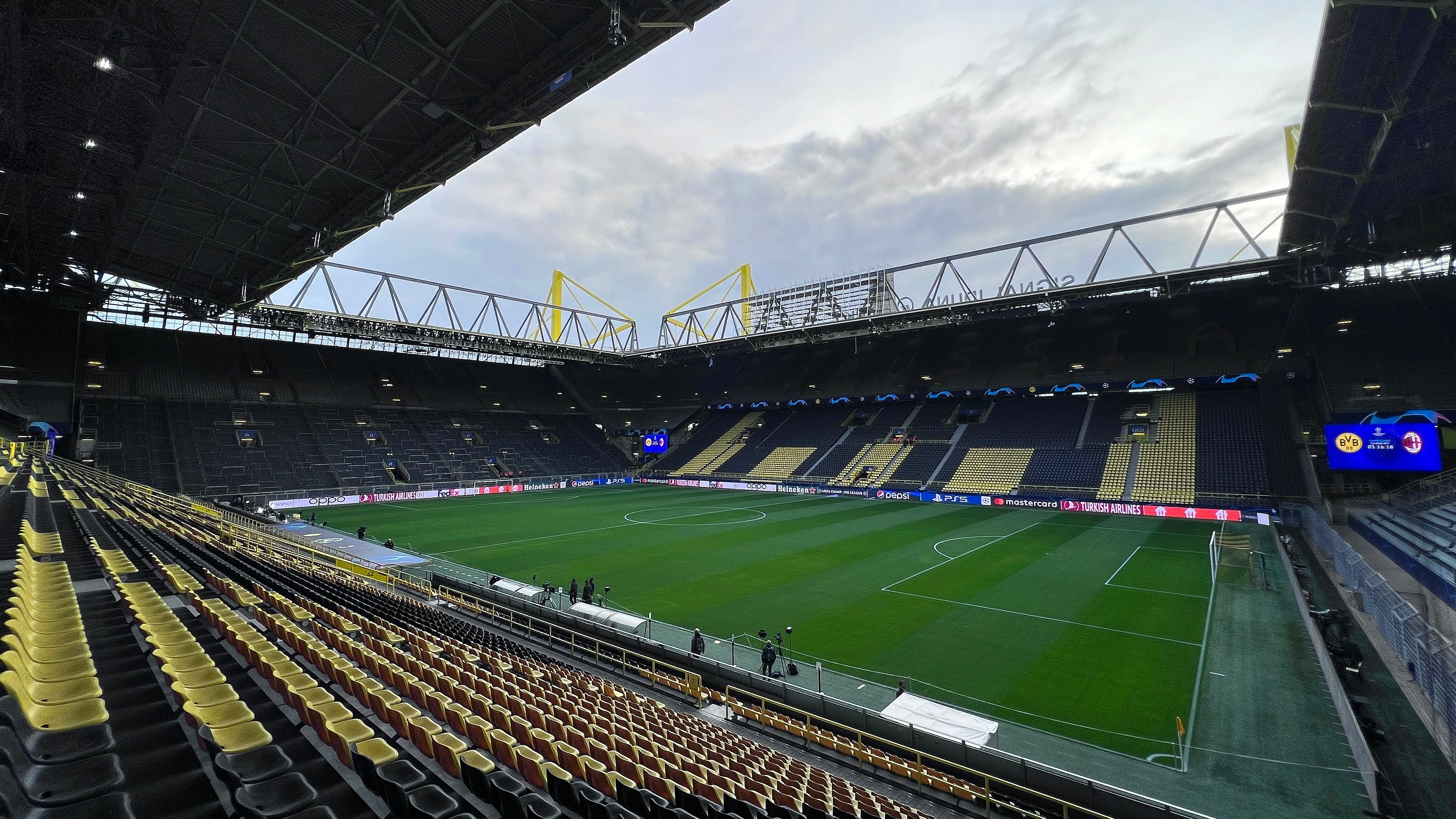 borussia-dortmund-stadium-general