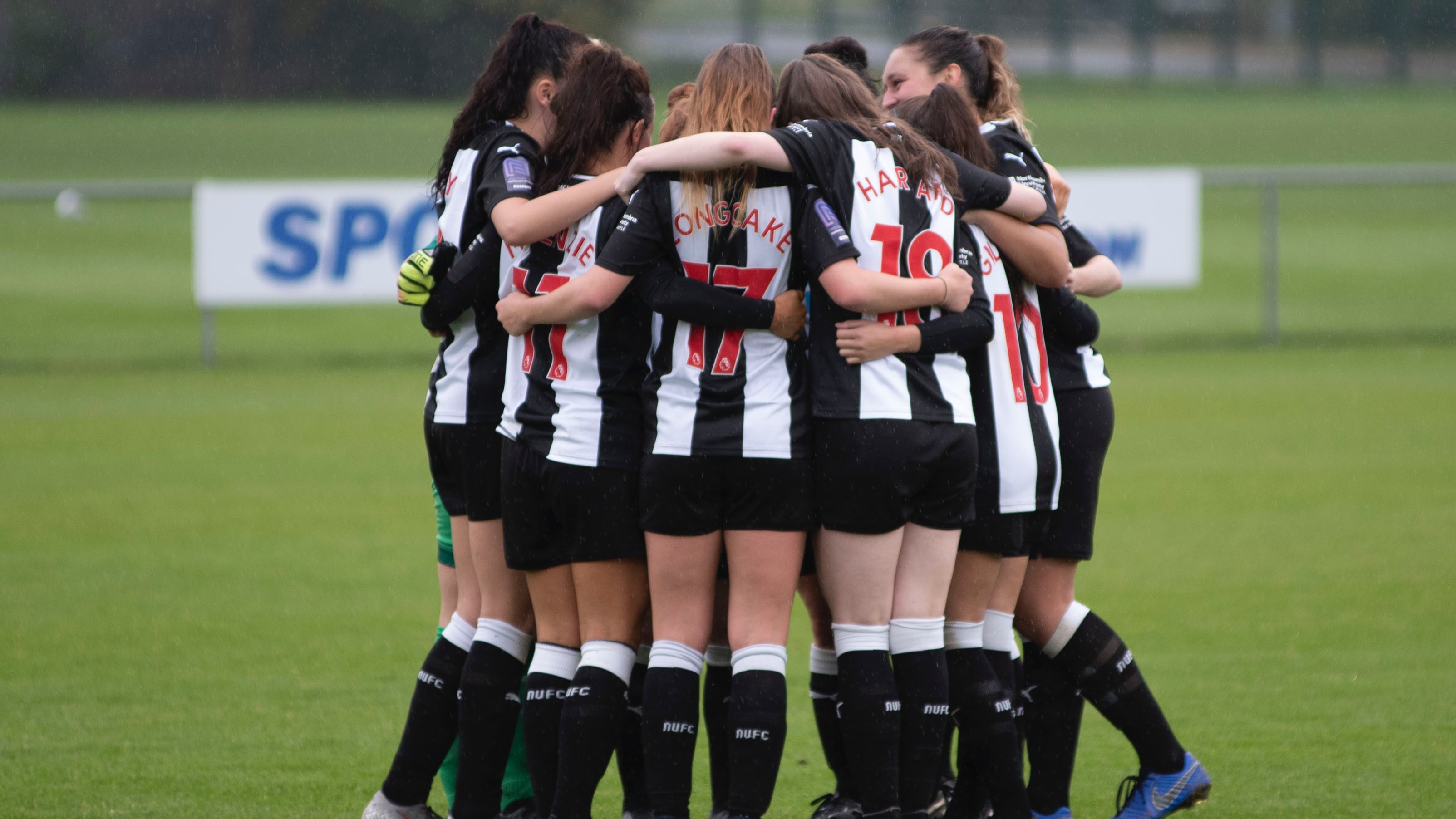 newcastle-united-women-huddle-loughborough