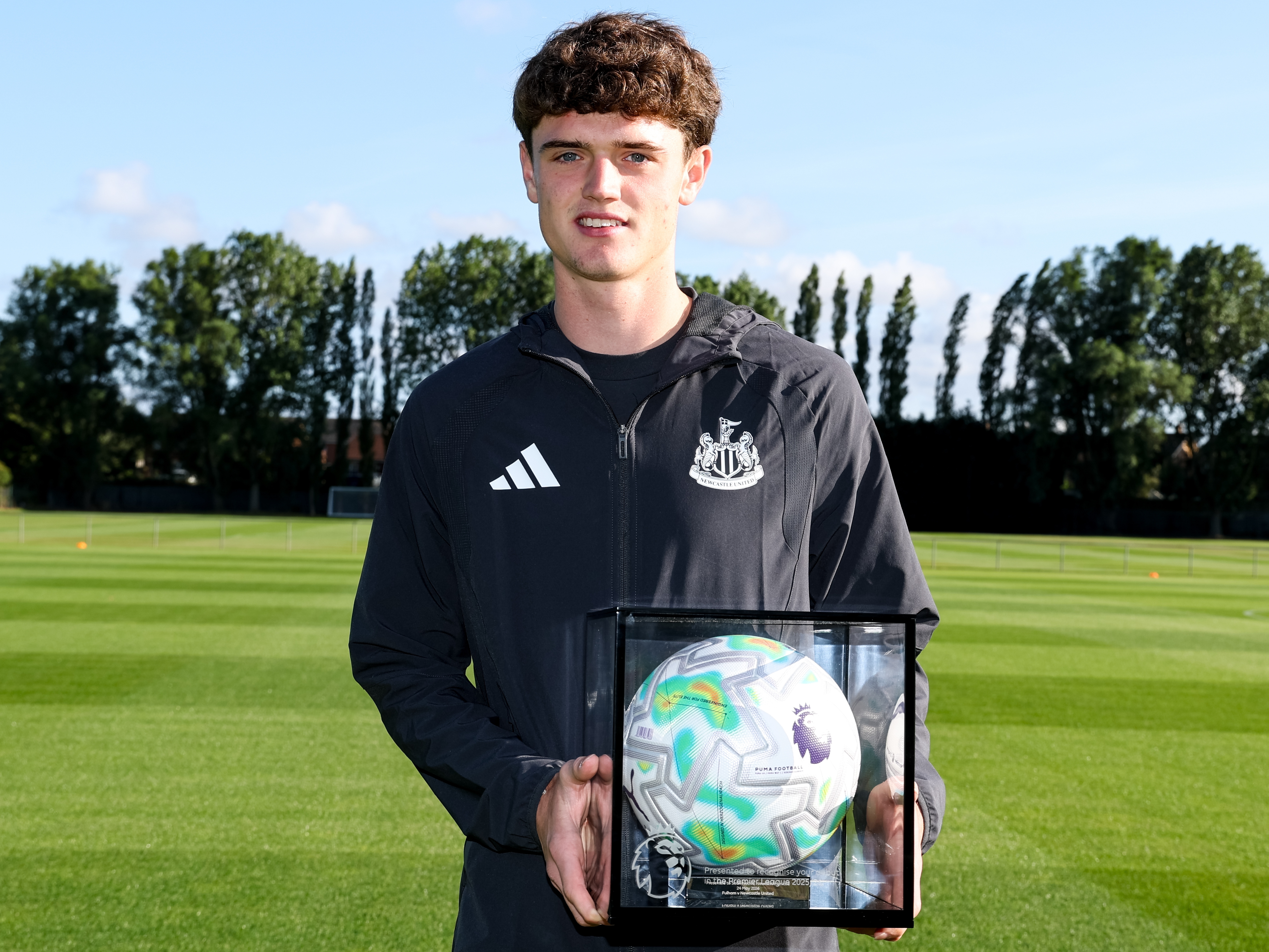 Sean Neave (PL debut ball)