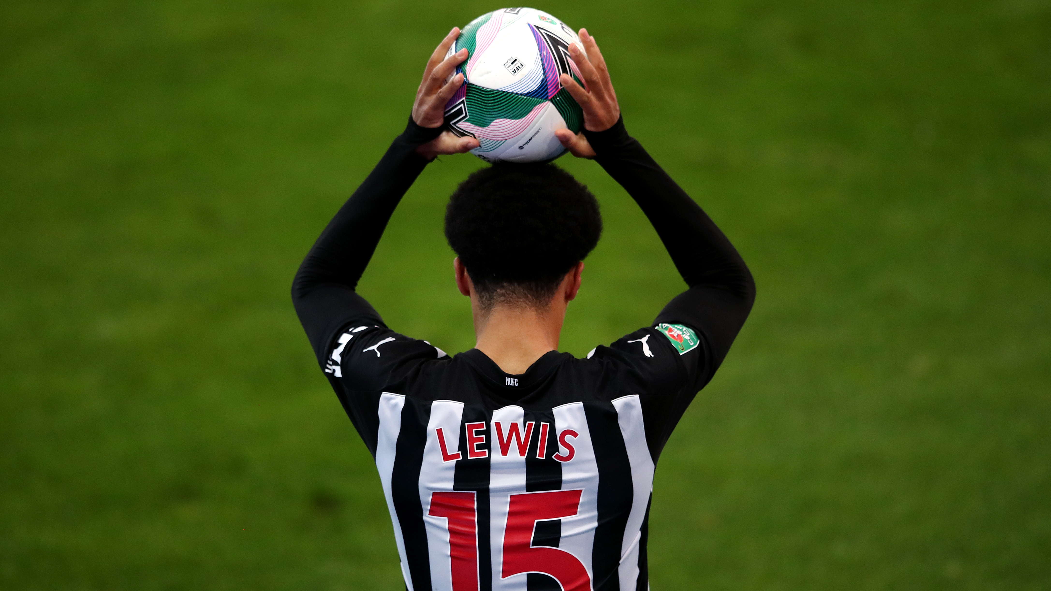 jamal-lewis-carabao-cup-throw-in