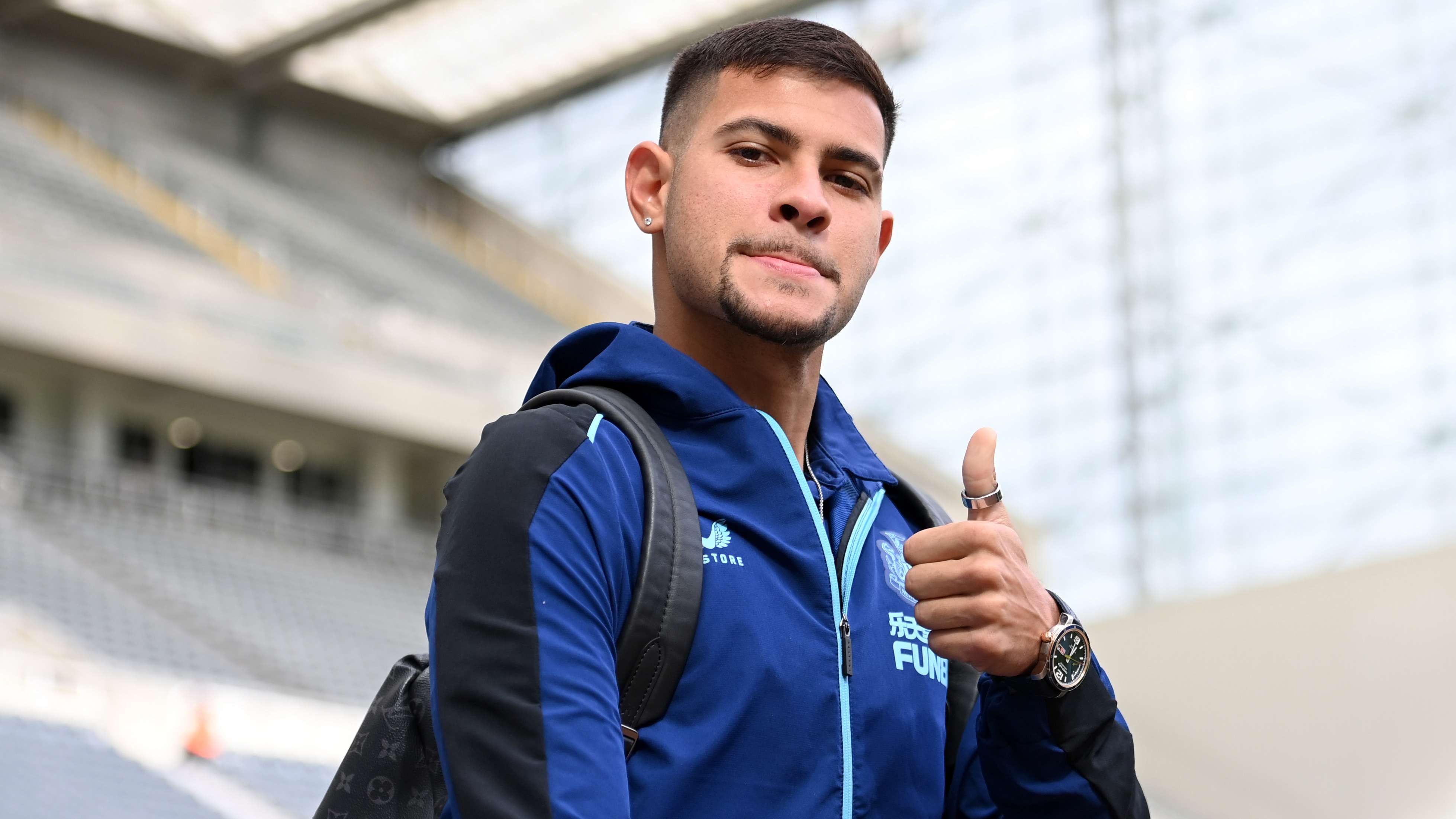 bruno-guimaraes-thumbs-up-bournemouth