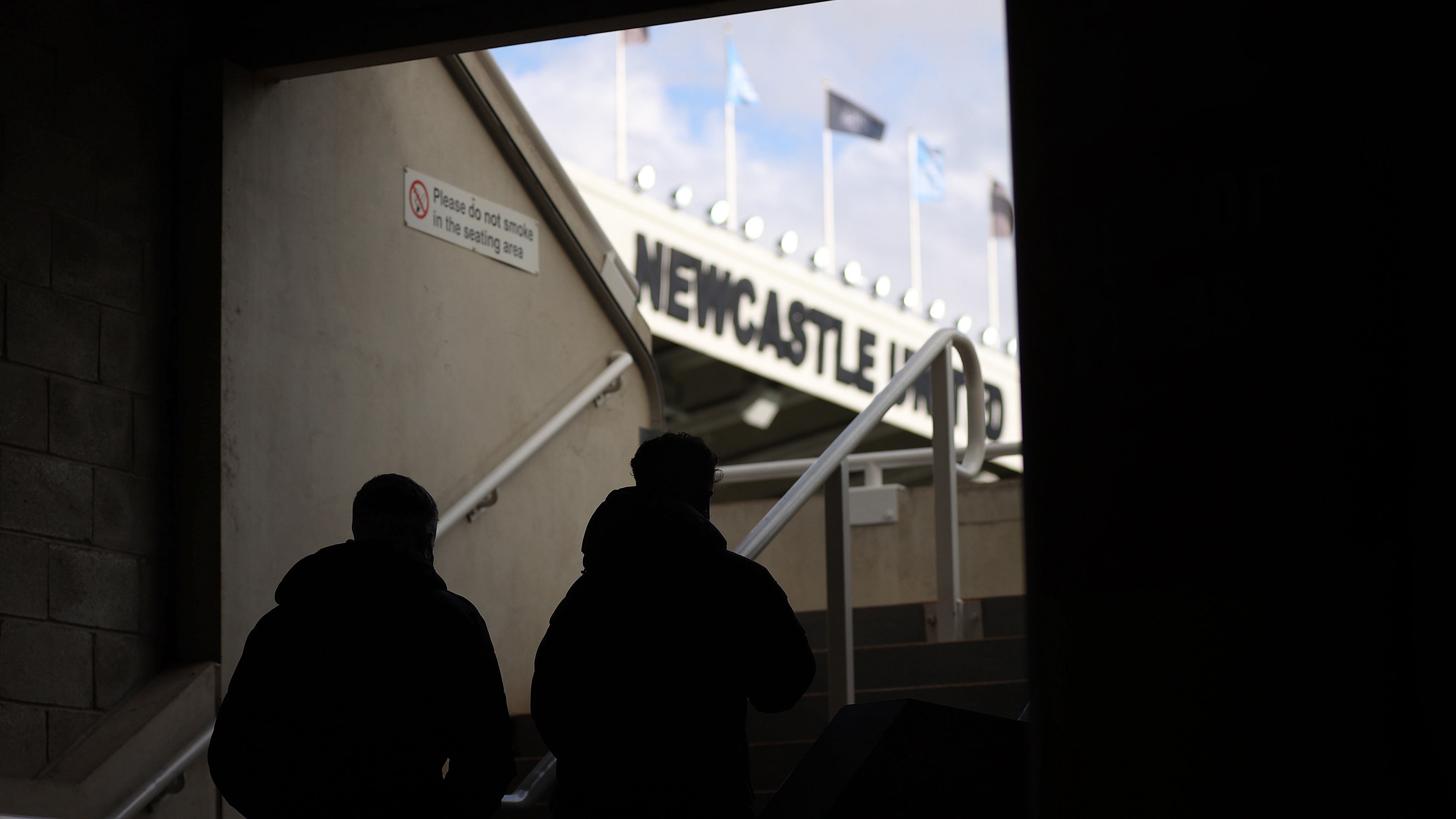 fans-returning-st-james-park