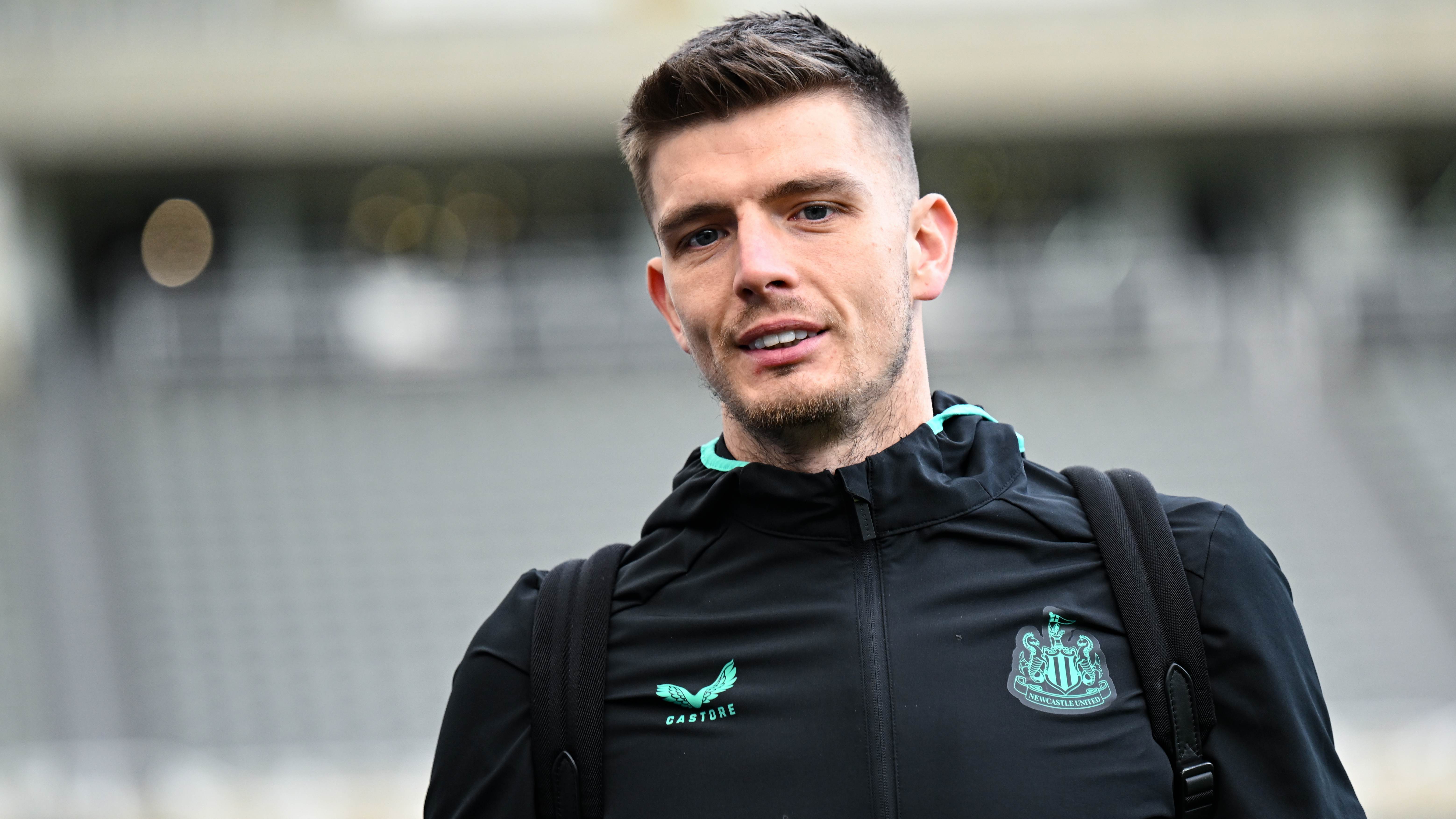 nick-pope-arrives-arsenal