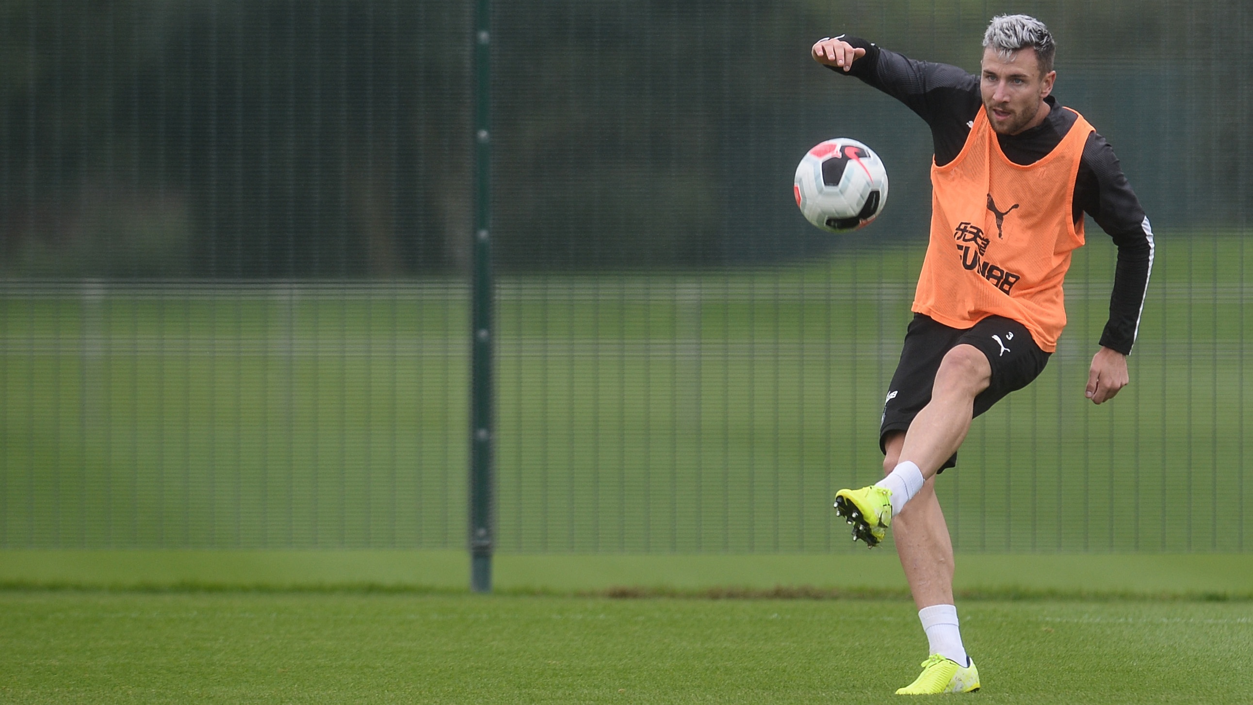 paul-dummett-kick-training