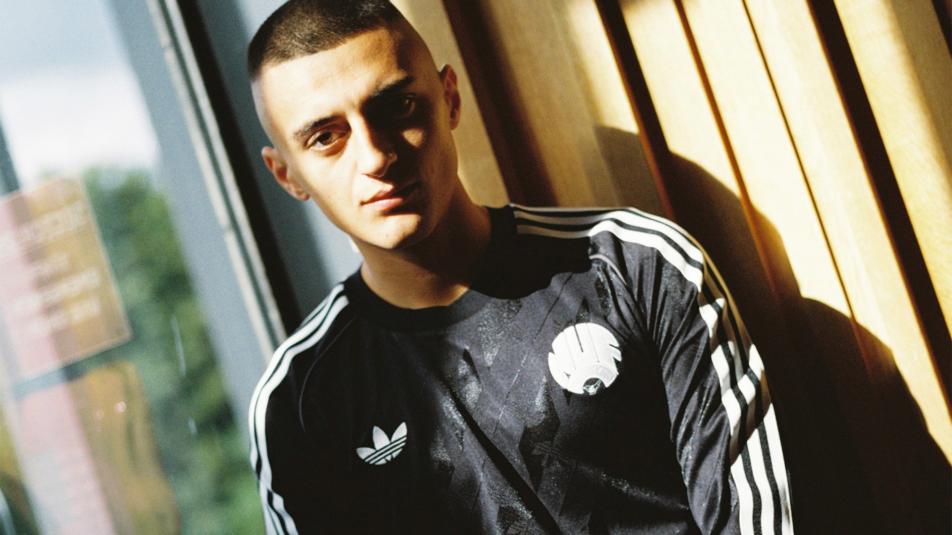 NUFC x KNATS 16x9 On Model 28 Image